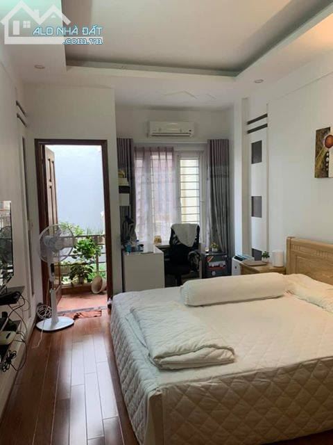 Bán nhà Hồ Ba Mẫu gần phố Lê Duẩn, Dt 38m2 x5 tầng giá 4,2 tỷ - 2