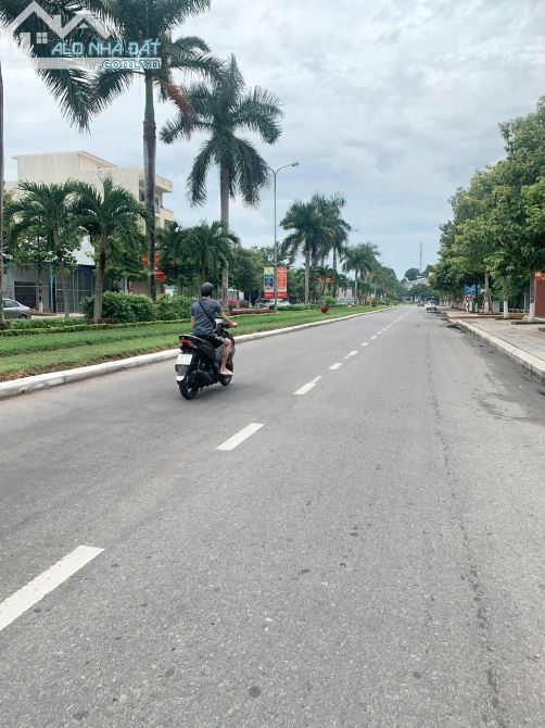 CẦN BÁN LÔ ĐẤT BIỆT THỰ MT ĐƯỜNG HÙNG VƯƠNG - TTTP TAM KỲ.