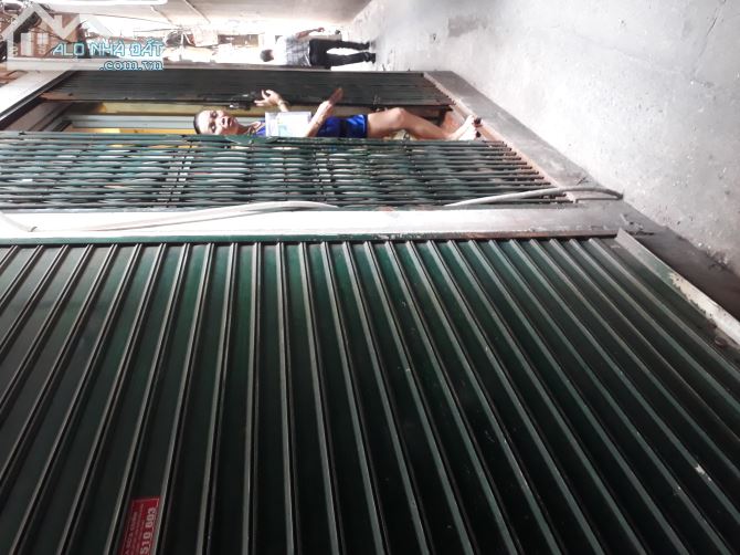 CON GÀ ĐẺ TRỨNG VÀNG- 8tầng thang máy 28 tỷ!