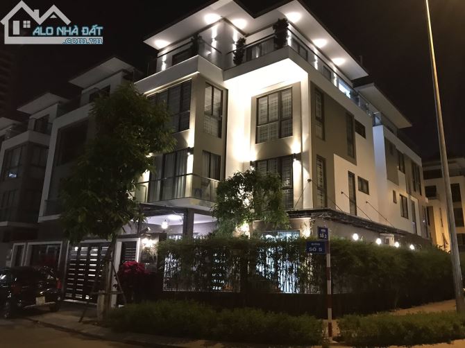 Bán biệt thự 2 mặt tiền hẻm xe hơi Nguyễn Trọng Tuyển quận Tân Bình, 5x17m. Giá 16 tỷ TL