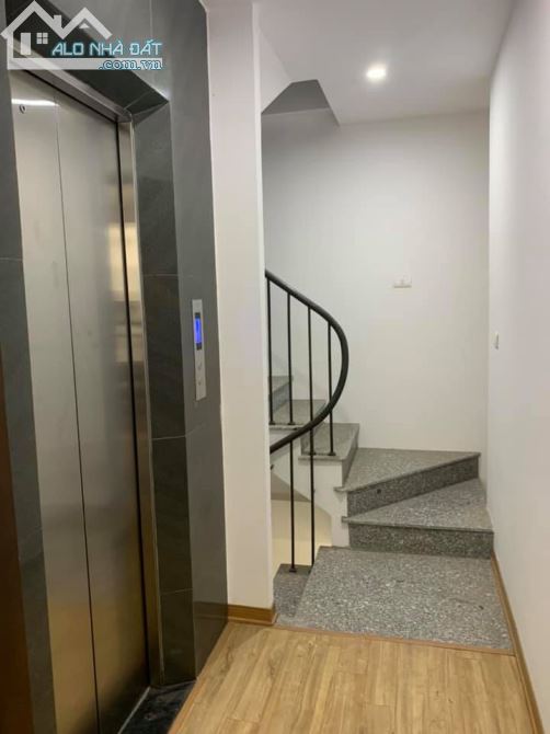 NHÀ LÔ GÓC ĐÀO TẤN- ÔTÔ ĐỖ CỬA. THANG MÁY. DÒNG TIỀN 150TR/THÁNG - DT 52M2, 8 TẦNG, MT 10M - 3