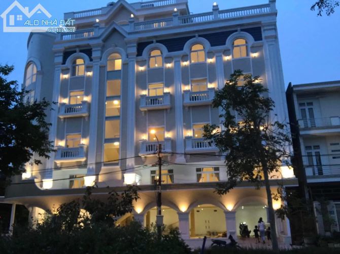 Cần bán lại khách sạn  gần Vincom TTTP Quảng Ngãi - 1