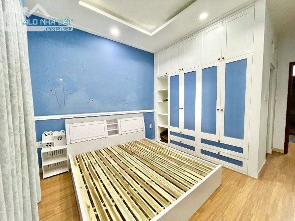 Nhà 3 lầu 1 tum khu Hồng Long, quận thủ đức - 3