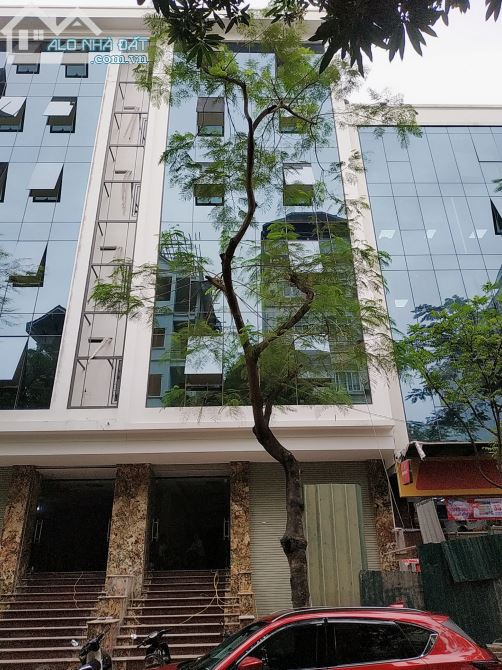 Cho thuê liền kề tại KĐT Dịch Vọng Hậu  . DT : 100 M * 5 Tầng + 1 hầm . MT : 6 M.Thông sàn