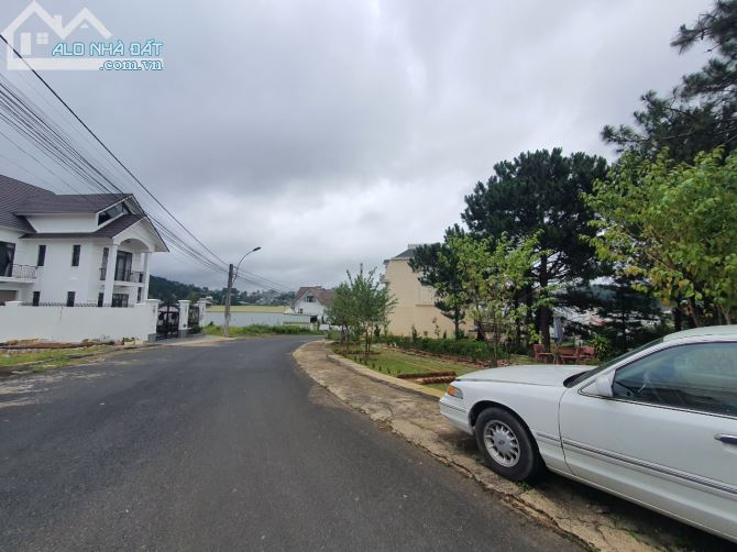 cần bán lô đất xậy biệt thự nghỉ dưởng kqh an sơn khu D phường 4 thành phố đà lạt view