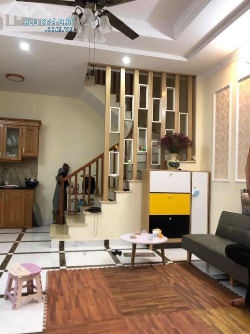 Bán nhà phân lô 2 mặt ngõ đường Vũ Tông Phan Dt 35m2 x5 tầng, Mt 4,5m, giá 3,6 tỷ