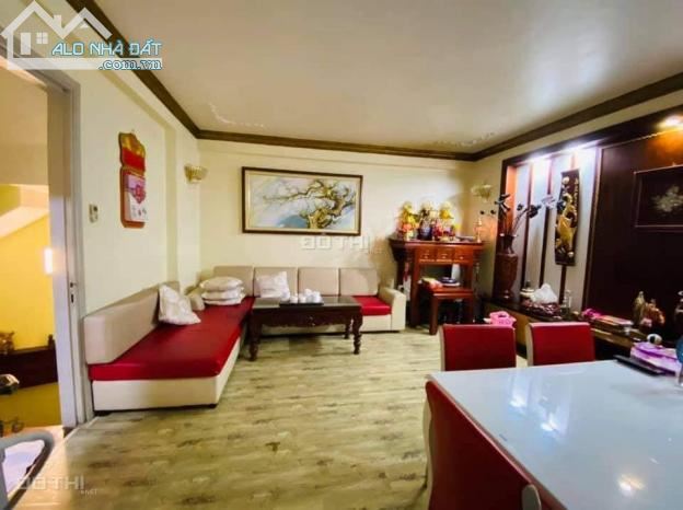 Phố Vạn Bảo, Phường Liễu Giai, Quận Ba Đình, Hà Nội