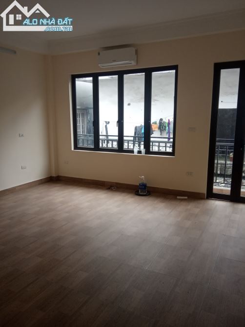 Cho thuê nhà phố trường chinh, ô tô tải đỗ cửa gần ngã tư phố vọng DT 70m2 4 tầng - 1