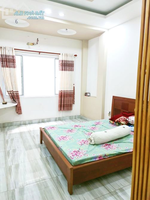CẠNH KHU VIP BẮC HẢI, NHÀ CỦA BÁC SĨ Ở HẺM XE HƠI 8M TRẢI NHỰA, CMT8, 100M2 - 4