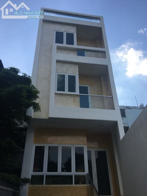 Bán gấp nhà hẻm Nguyễn Trãi, P.2, Q.5, 2 lầu, DT: 3.7x14m, chỉ 8 tỷ bớt lộc