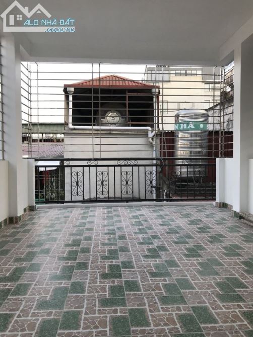 Bán nhà phân lô phố Hào Nam, Dt 40m2 x4 tầng Mt 4m, Ngõ rộng, thông, giá 4,5 tỷ - 5