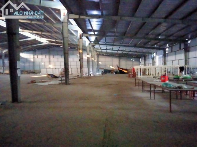 Cần cho thuê kho xưởng DT 800m2, 1000m2, 5000m2 trong KCN Quang Minh