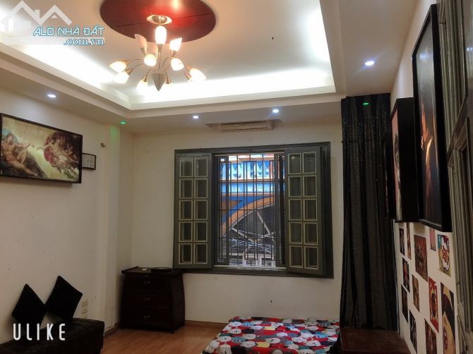 Hoàng Cầu - phân lô - gần phố - vỉa hè - oto - 50m 5 tầng - 11ty hơn