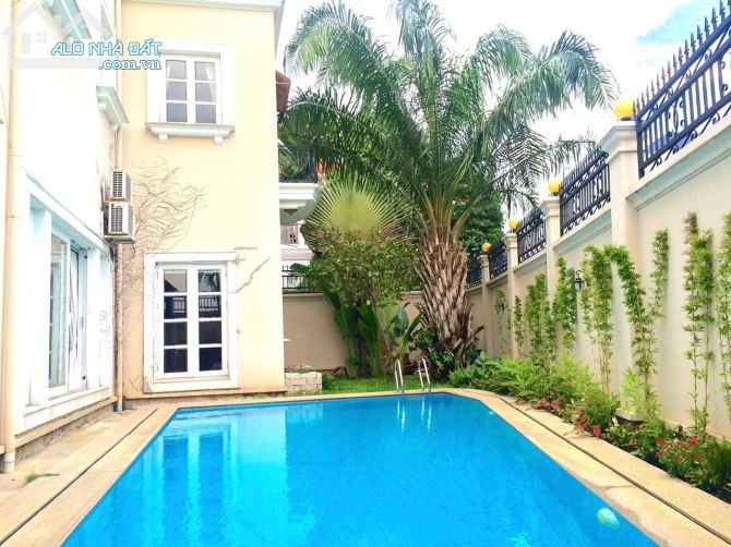 Bán gấp Villa mặt sông Thảo Điền quận 2 trong khu Compound An Ninh