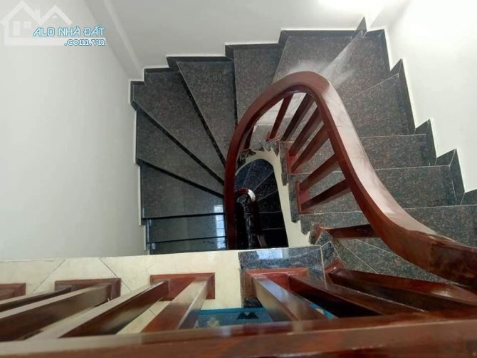Bán nhà đường Giải Phóng, Dt 35m2 x5 tầng, Mt 4m ,giá 4 tỷ 100tr, Ngõ rộng thông - 1