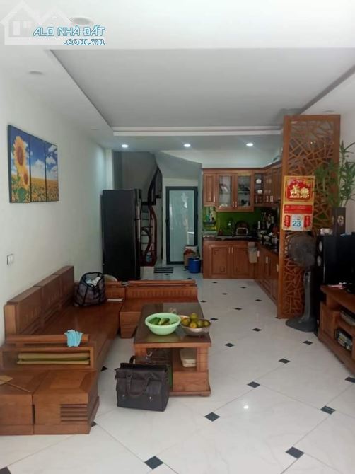 Bán nhà đường Giải Phóng, Dt 35m2 x5 tầng, Mt 4m ,giá 4 tỷ 100tr, Ngõ rộng thông - 2
