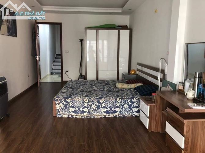 Bán nhà đường Giải Phóng, Dt 35m2 x5 tầng, Mt 4m ,giá 4 tỷ 100tr, Ngõ rộng thông - 3