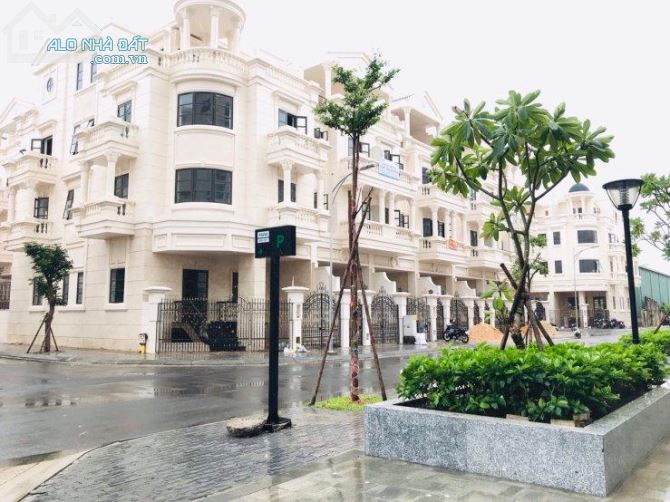 Cityland Park Hills - KDC đẳng cấp Châu Âu. DT: 6x20m, 1 hầm,4 lầu,sổ hồng CC giá 19.9 tỷ