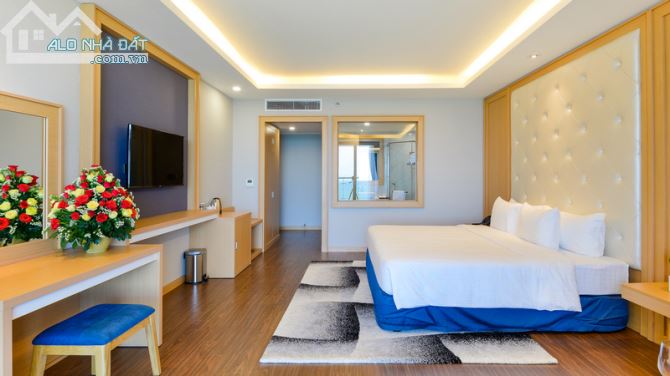 Cho thuê khách sạn 12 phòng, mặt tiền đường Phan Chu Trinh. P.2.