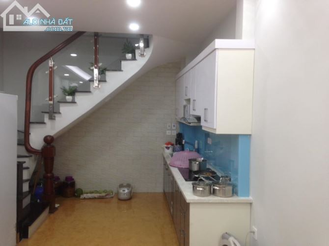 Bán nhà đường Giải Phóng, ngõ rộng ô tô đỗ cửa, Dt 35m x 5tầng, giá 4,45 tỷ - 3