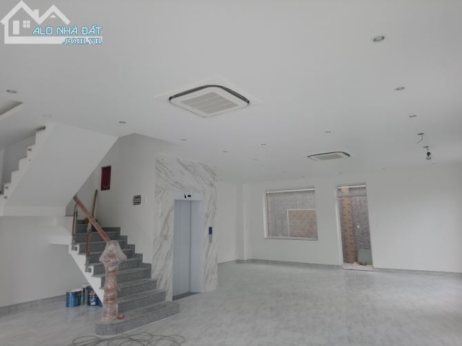 🎈Cho thuê Nhà Văn phòng Hầm 4 sàn trống suốt  Trần não Bình An Quận 2 - 3