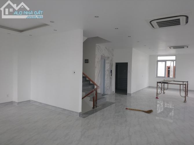 🎈Cho thuê Nhà Văn phòng Hầm 4 sàn trống suốt  Trần não Bình An Quận 2 - 4
