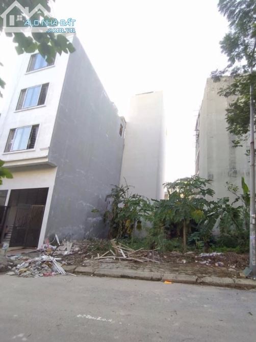 60m2 Đất đấu giá Mậu Lương mặt tiền 5m ba bước ra sân bóng nhỉnh 13 tỷ