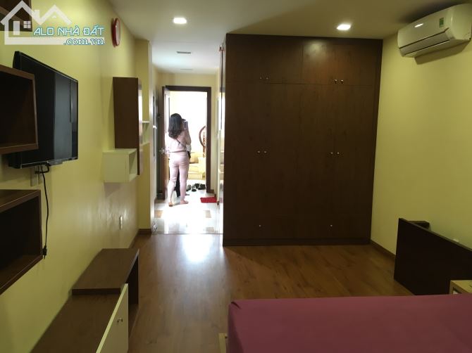 Cho thuê căn hộ trong tòa nhà tại Lý Nam Đế thang máy đủ đồ 40m giá rẻ