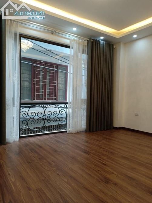 Bán nhà ngõ 122 Đường Láng – Ngã Tư Sở, Dt 35m2 x4 tầng, Mt 4m, giá 4,8 tỷ - 2