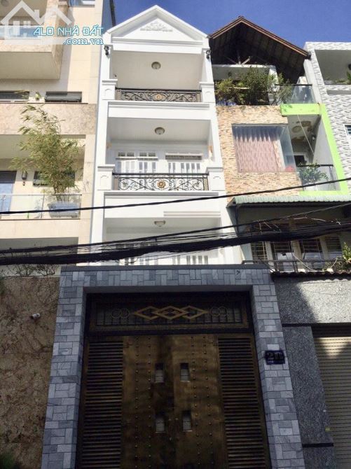 Bán nhà 3 lầu hẻm vip 8m đường Lê Đức Thọ, P. 6, Gò Vấp, DT 5x15m giá 8 tỷ.