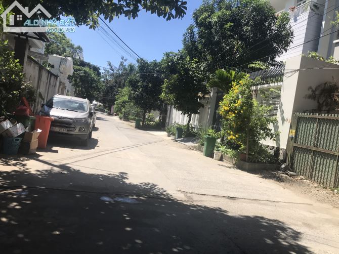Cần bán đất mặt tiền đường Xuân Thủy quy hoạch 10 tầng DT 1400m2 (20x70)  giá 189tr/m2 - 2