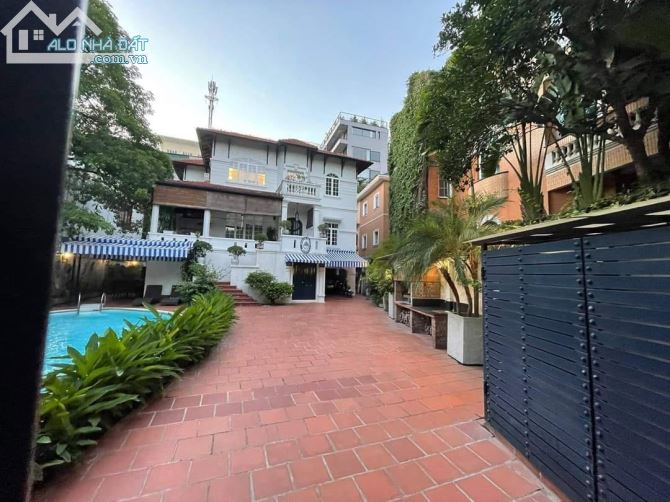 SIÊU BIỆT THỰ QUẢNG BÁ - TÂY HỒ 500M2; 4 TẦNG; MẶT TIỀN: 15M; NHỈNH: 245 TỶ
