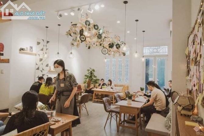 Cho thuê nhà mặt phố Thái Hà, DT 70m2 x 2 tầng, MT 4,5m, vị trí đẹp. - 1