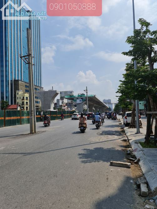 Minh Khai-trung tâm kinh tế quận Hai Bà Trưng-Bán nhà 102m2 Phố VIP vỉa hè đá bóng 23,2 tỷ - 1