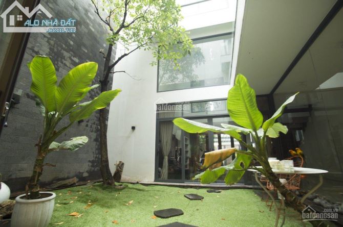 Bán biệt thự siêu Vip ngay trung tâm quận 3, đường Võ Thị Sáu - Pasteur, CN 560m2 ngang20m