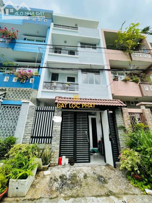 Bán Gấp Nhà Phố 1 Trệt 3 Lầu KDC Hoàng Quốc Việt, DT:5x17, Giá : 8.7 Tỷ Full nội thất