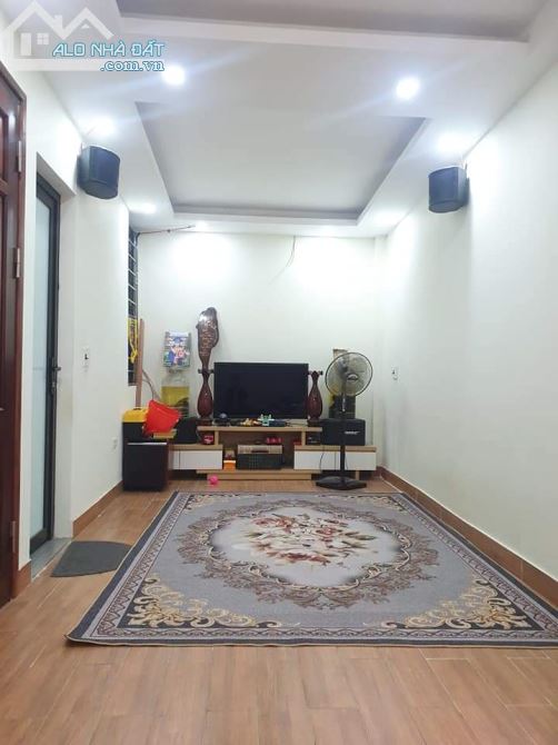 Nhà Đẹp Trong  Mộng, Đường Rộng Thênh Thang Phan Đình Giót Hà Đông  39m2 Giá 5.15 Tỷ. - 2