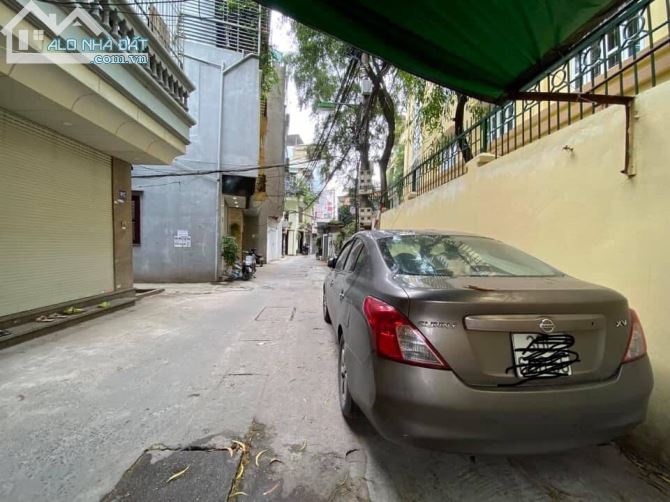 Bán nhà 4 tầng mặt ngõ 2 Ô tô tránh phố Cát Linh, Dt 65m2 Mt 8m, giá 10 tỷ