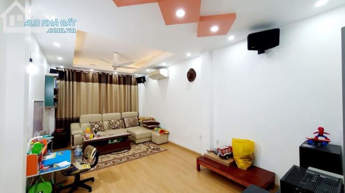 Bán nhà phố Mai Anh Tuấn, cách mặt Hồ Hoàng Cầu 300m, 55m2 x4 tầng Mt 4,5m, giá 7,7 tỷ - 1