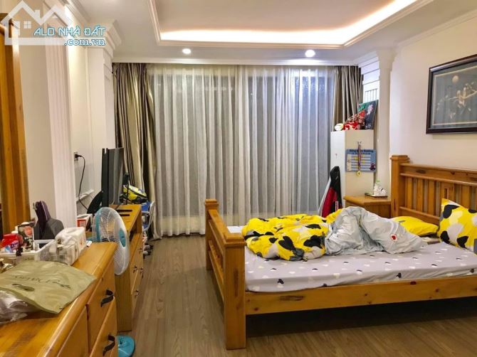 Bán nhà phố Mai Anh Tuấn, cách mặt Hồ Hoàng Cầu 300m, 55m2 x4 tầng Mt 4,5m, giá 7,7 tỷ - 2