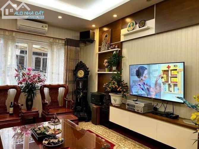 Bán nhà đường Hồ Ba Mẫu Dt 40m2 x4 tầng Mt 4m, Nhà đầy đủ nội thất, giá 4,8 tỷ - 2