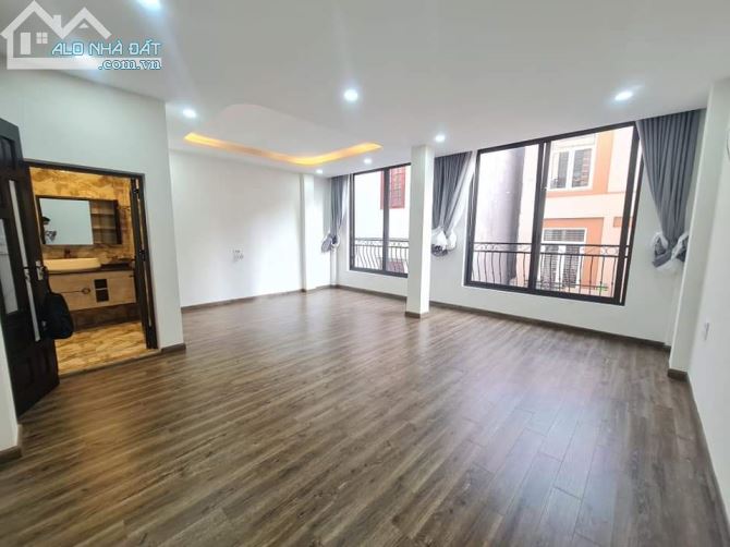 Cần bán  nhà phố Phạm Tuấn Tài - Nhà mới đẹp lung linh có thang máy khu phân lô vip - Vỉa - 2