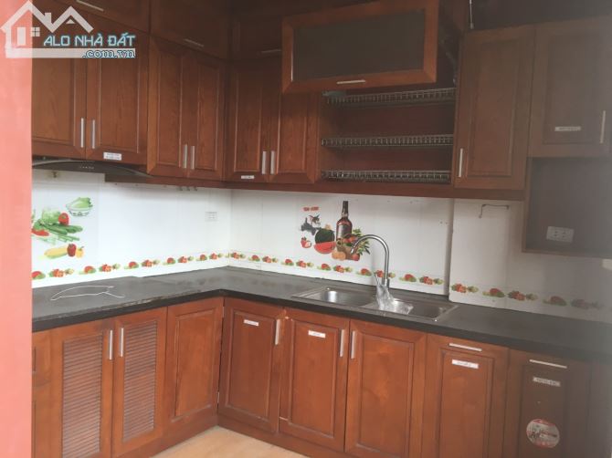 Cho thuê nhà riêng phố Nguyễn Xiển, diện tích 55m2, 5 tầng,20tr/th. Ô tô đỗ cửa, kd - 4