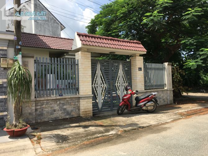 Bán Gấp Lô Đất  Đường Nguyễn Duy Trinh Ngay Vòng Xoay Phú Hữu - 3