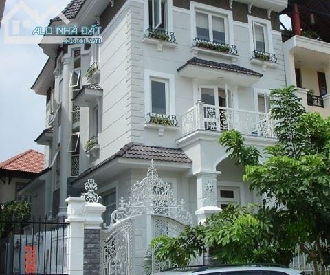 Cần tiền bán gấp biệt thự CĂN GÓC khu CV Làng Hoa Cây Trâm, P9, DT 7.5m x 16m 2 lầu,14T