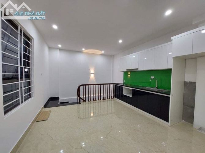 LÔ GÓC - NHÀ MỚI KÍNH KOONG ĐÓN TẾT, HOÀNG MAI, 55M2, 5 TẦNG, MT 4.6M, 7.5 TỶ - 1