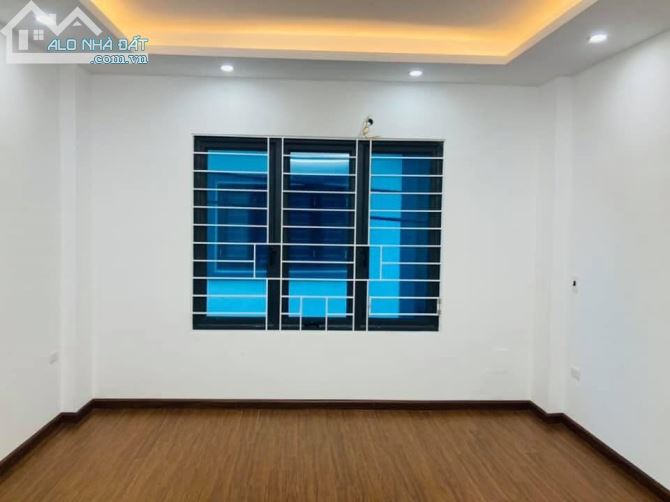 Bán nhà 4 tầng Dt 40m2, Mt 4,5m Đường Hồ Ba Mẫu, Ô tô đỗ cách nhà 10m, giá 5,6 tỷ - 2