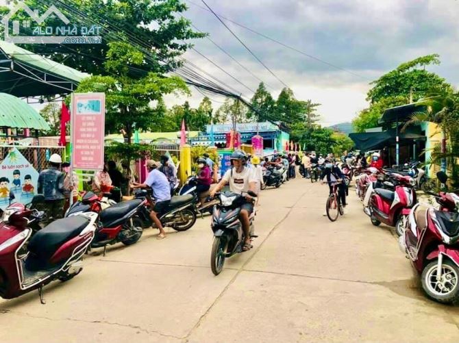 350tr tiền mặt sở hữu đất trung tâm chợ đại hiệp sát quốc lộ 14b đất sạch đẹp vuông vức - 1