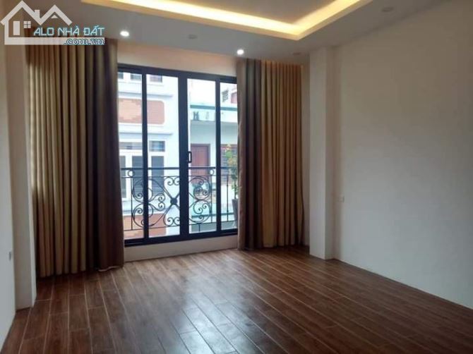 Siêu Hiếm Mặt Phố Vip Huỳnh Thúc Kháng Đống Đa. 92m2 x 5 tầng. Mặt tiền 5m . - 2