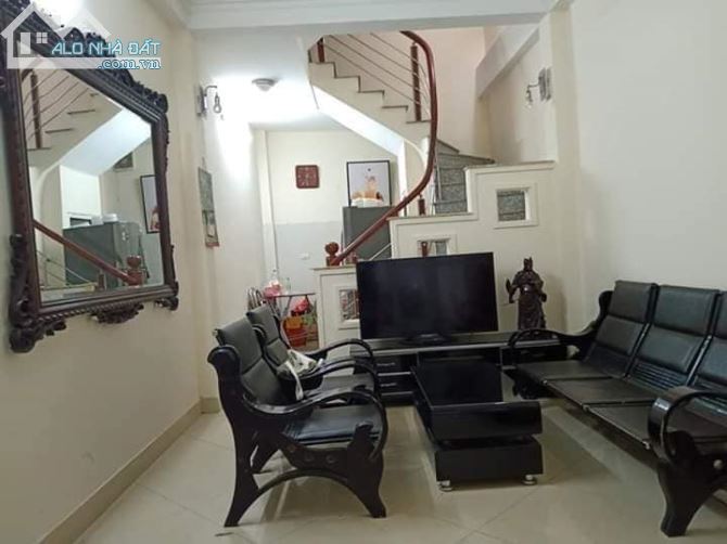 Nhà đẹp 5 tầng phố Thành Công, Dt 38m2, Mt 4m, giá 5,7 tỷ